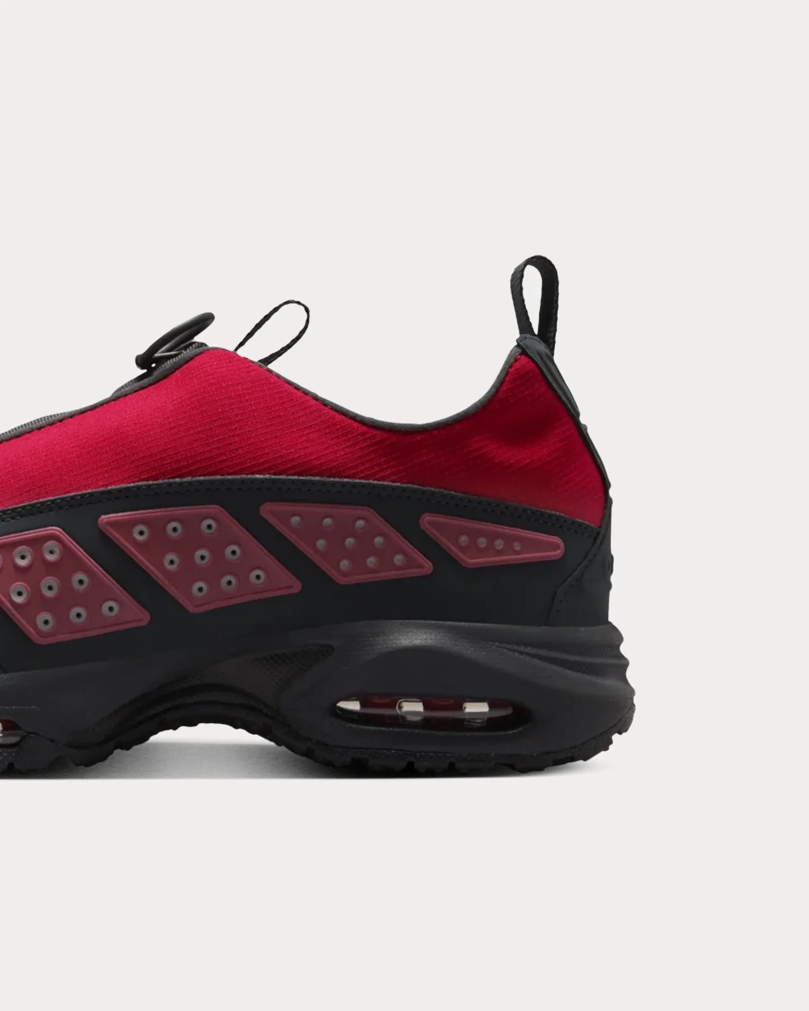 Air Max SNDR Gore-Tex Dark Smoke Grey / Fire Red Low Top Sneakers