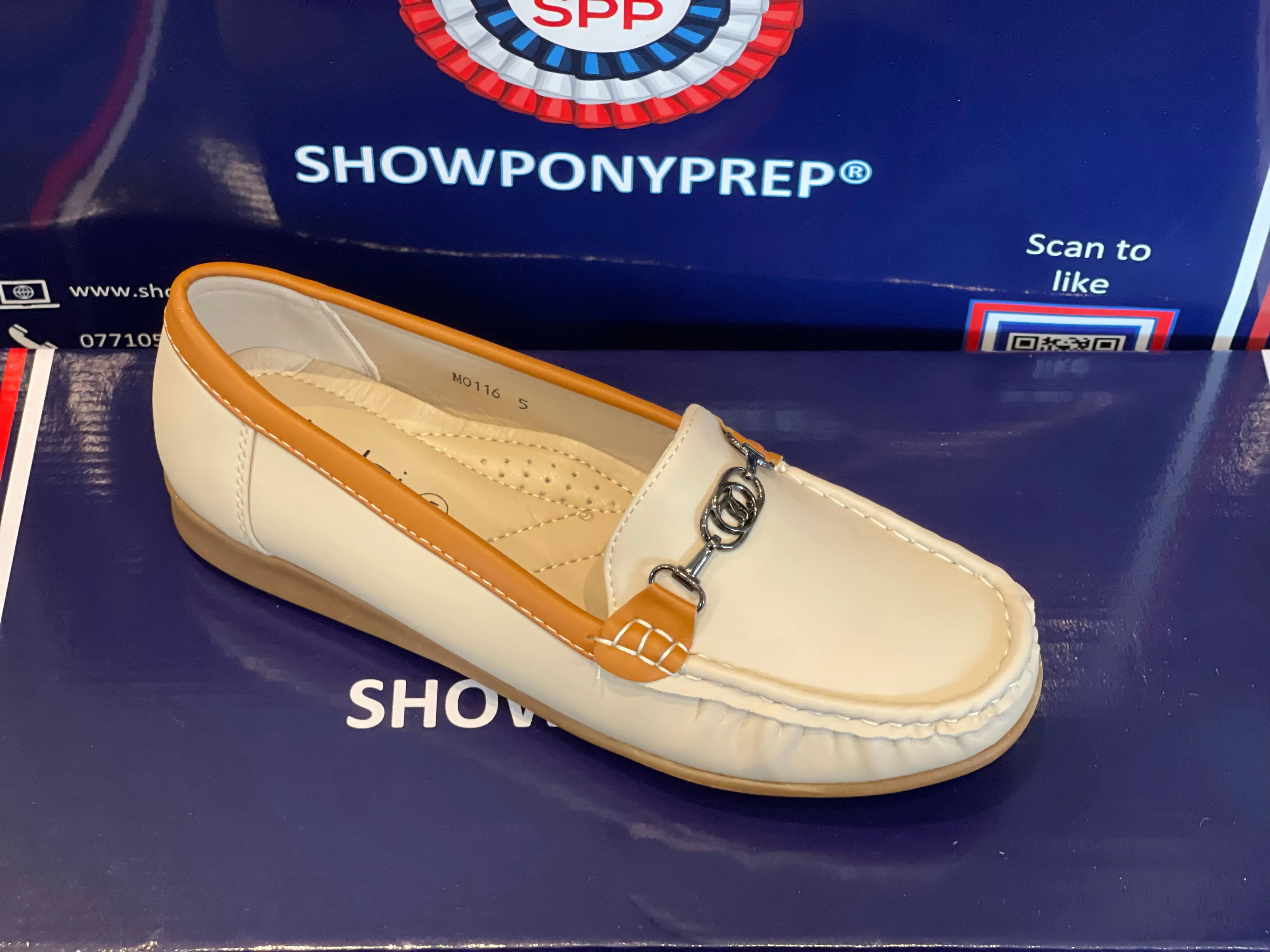 Beige & Camel comfort shoe with lovely silver chain detail