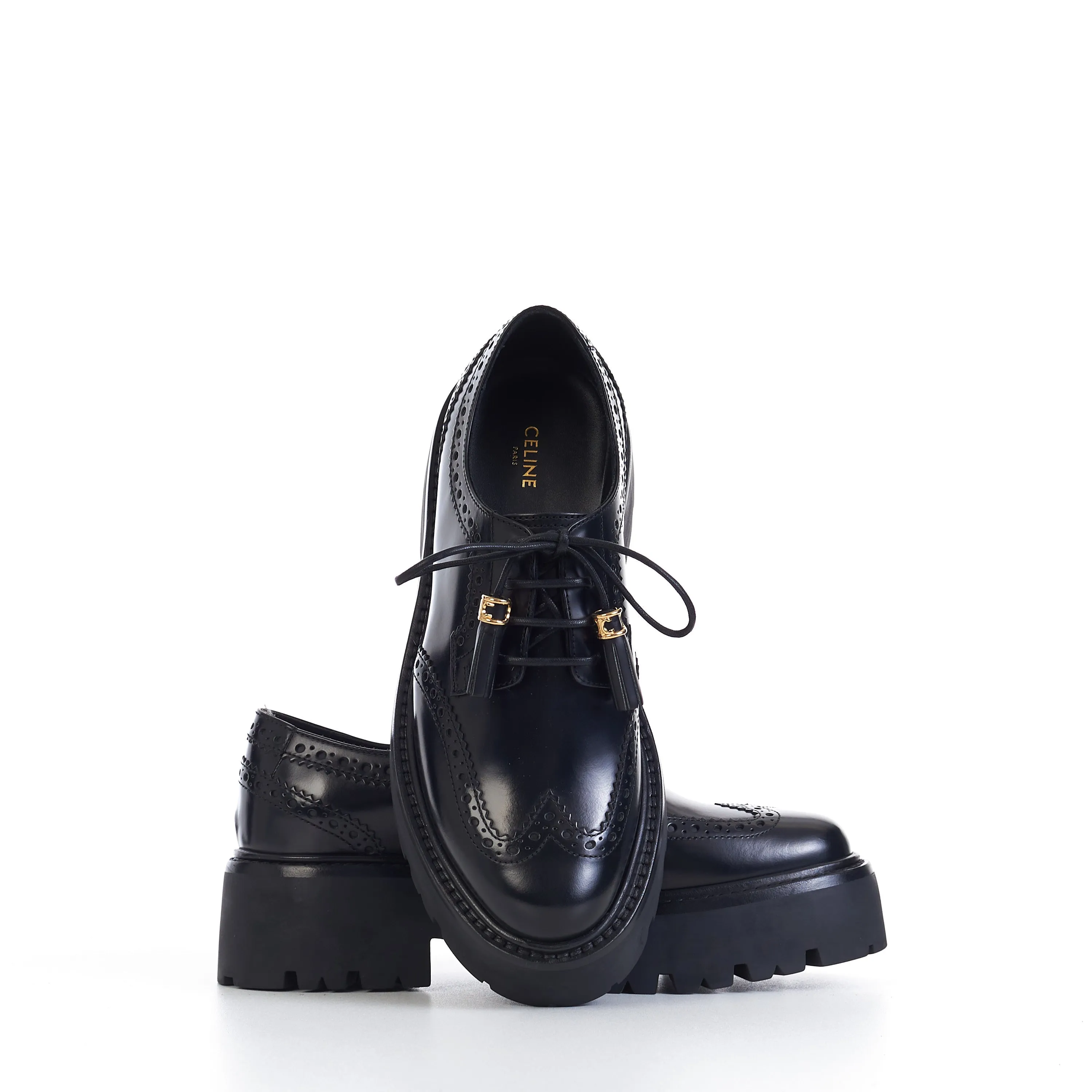 Bulky Brogue Derby In Black Polished Bull Leather