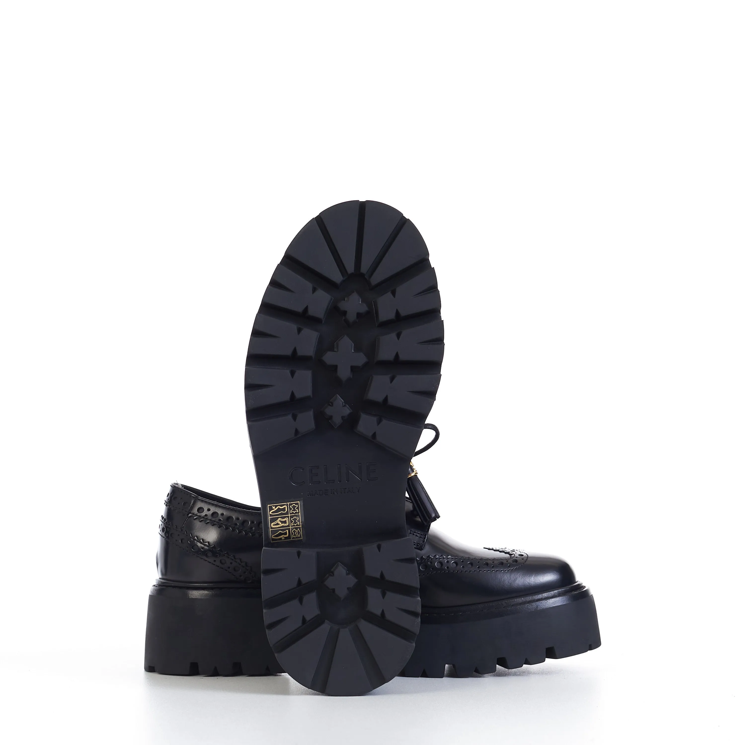 Bulky Brogue Derby In Black Polished Bull Leather