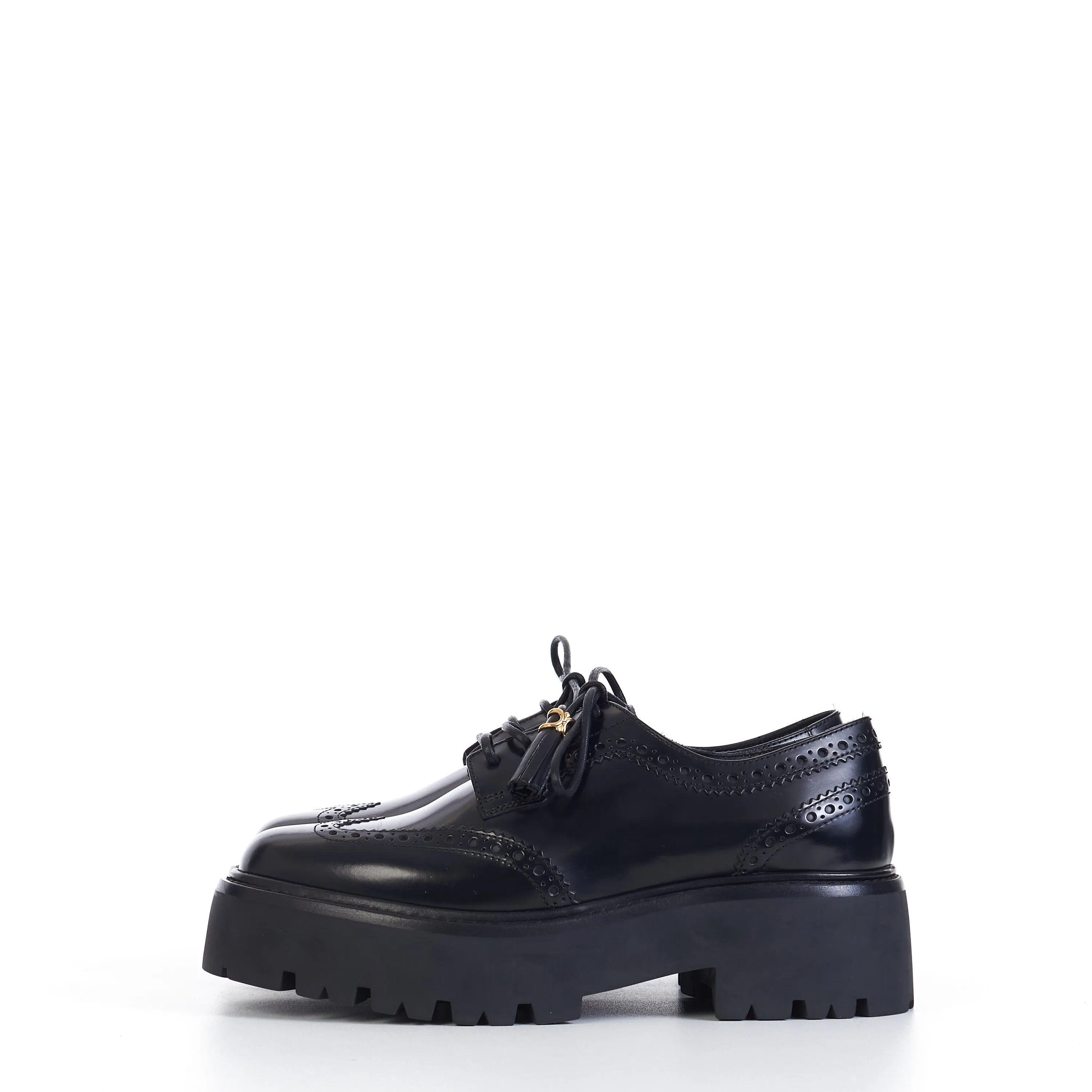 Bulky Brogue Derby In Black Polished Bull Leather