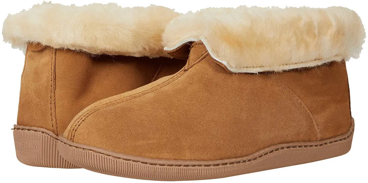 Minnetonka Men's Sheepskin Ankle Boot Slipper