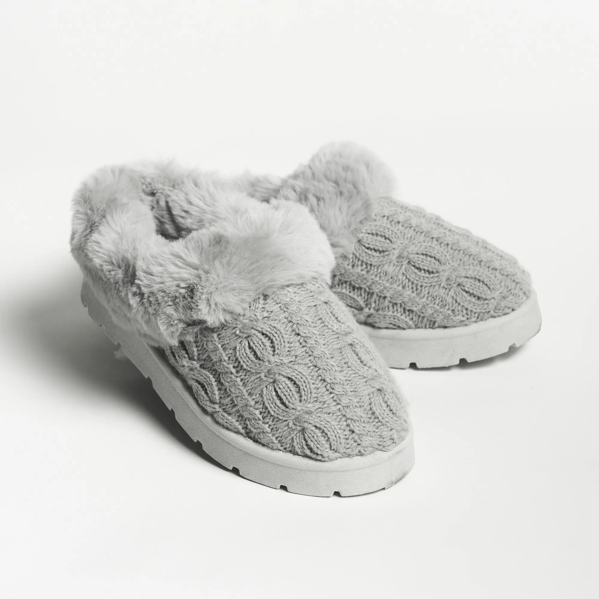 MONCTON - KNIT SLIPPERS