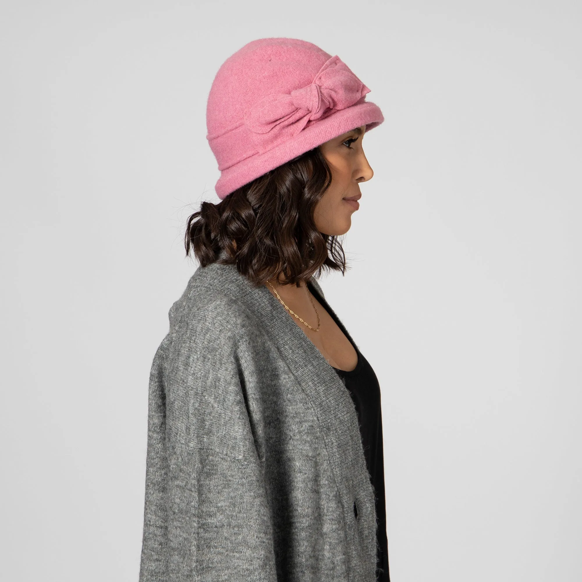 Women's Soft Knit Cloche With Bow